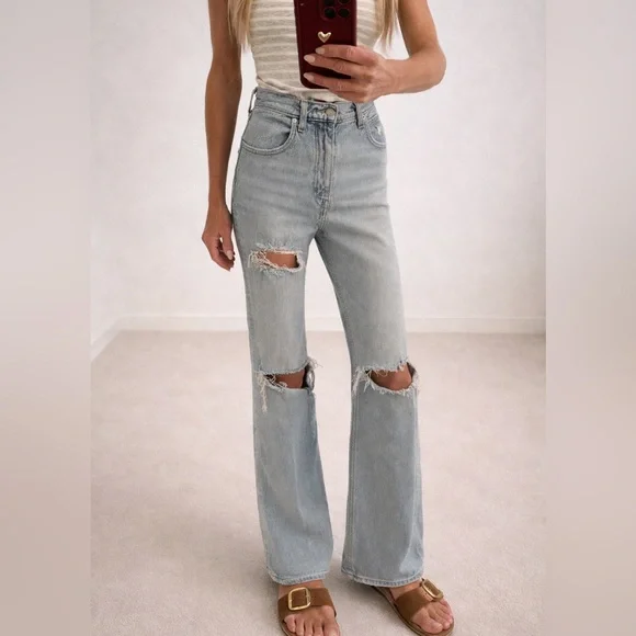 Levi’s 70s High Flare Jeans – Size 23 – High Rise – 29” Inseam - Picture 2 of 4